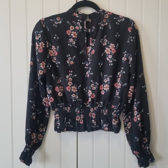 !!SOLD!! - H&M Blouse - Floral Ruched - Picture 3 of 4